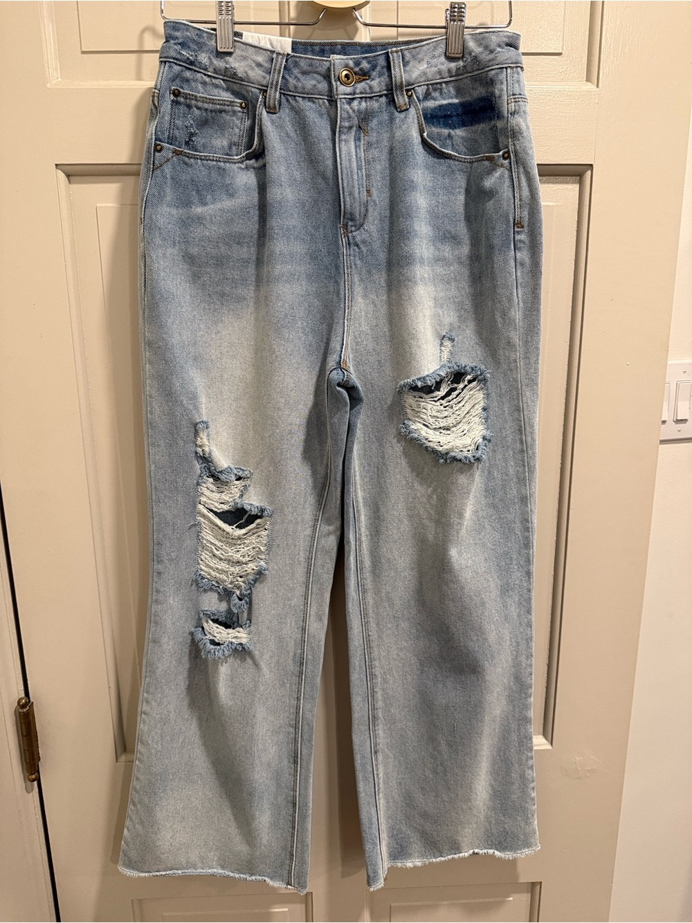 A Loves A High-Waist Distressed Wide-Leg Jeans in a Medium Blue Wash Sz 30